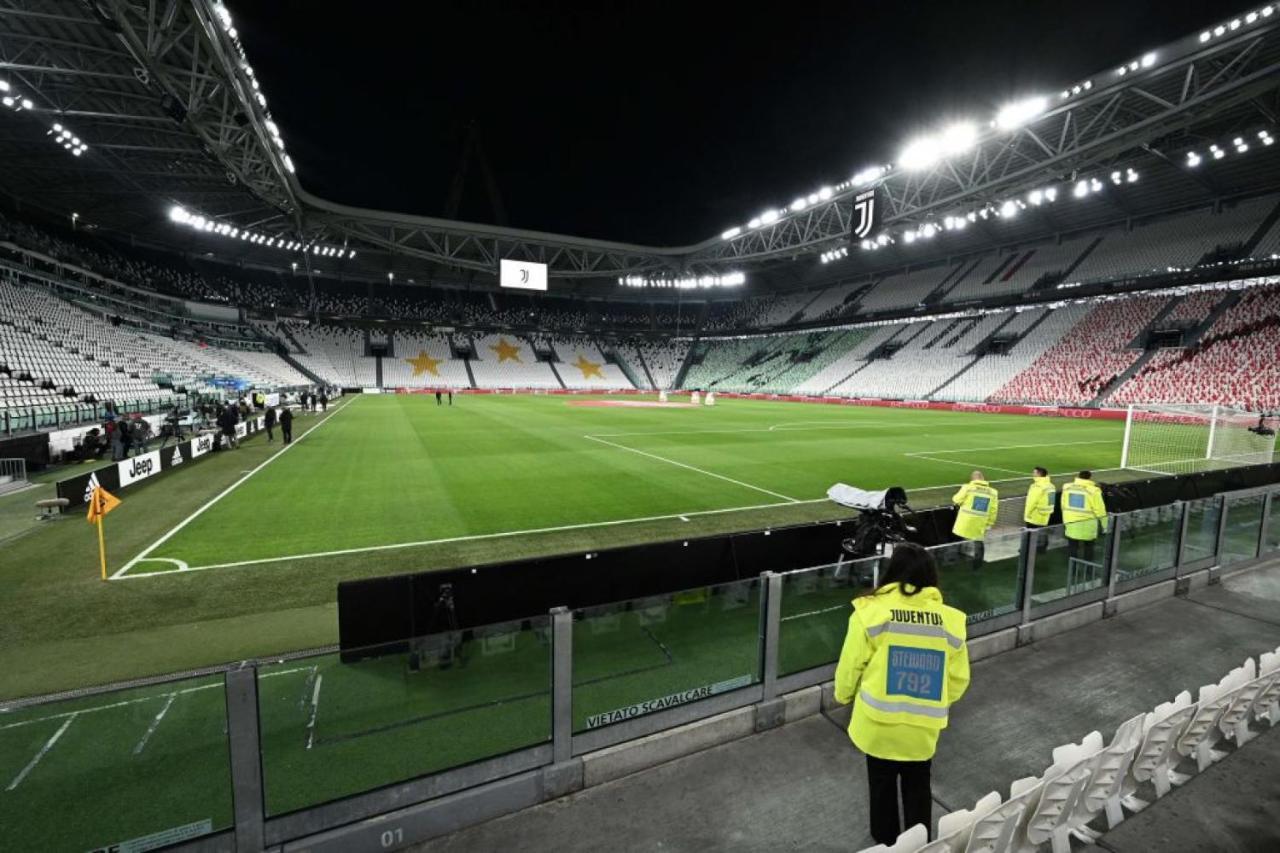 Tra Stadio E Storia - Fronte Allianz Stadium Juventus Venaria Reale Buitenkant foto